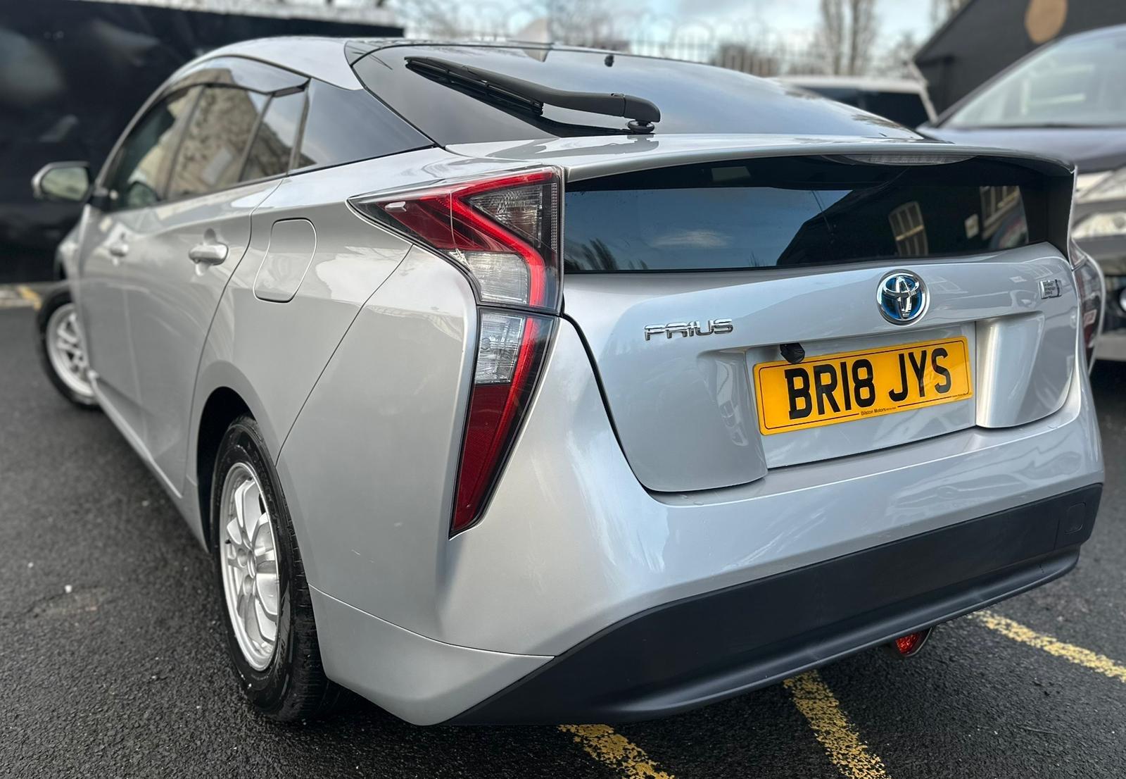 Toyota Prius - 1.8 VVT-h Business Edition CVT Euro 6 (s/s) 5dr - Hatchback (2015 - 2019) Image